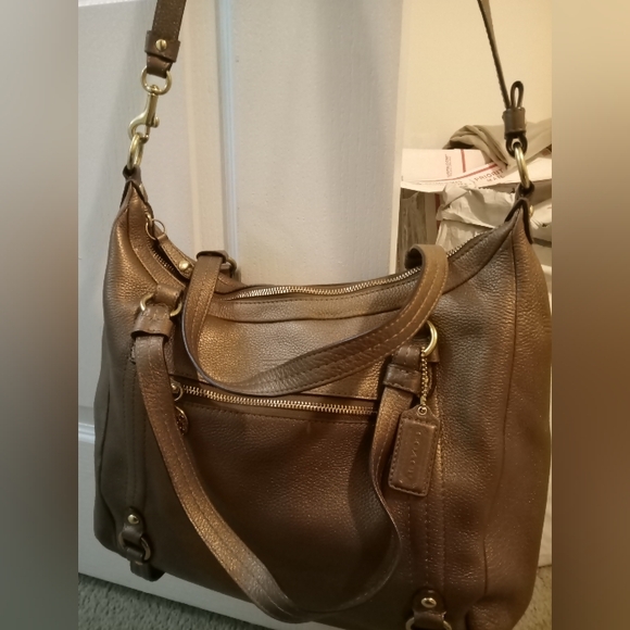 Coach Large Gold Leather Shoulder Bag - Picture 1 of 11